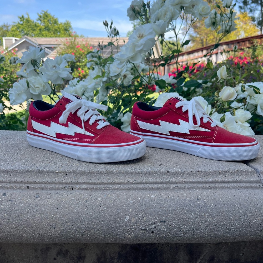 NEW - REVENGE x STORM CLASSIC BOLT - RED - SIZE 5.5 MEN